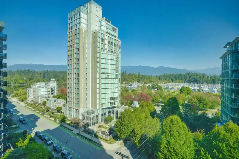 902 1888 ALBERNI STREET - photo 3 of 34