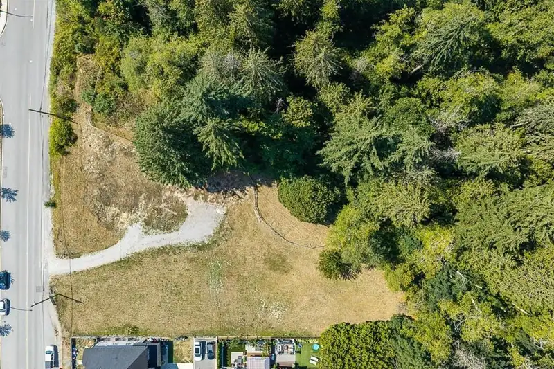 24177 112 AVENUE - photo 2 of 19