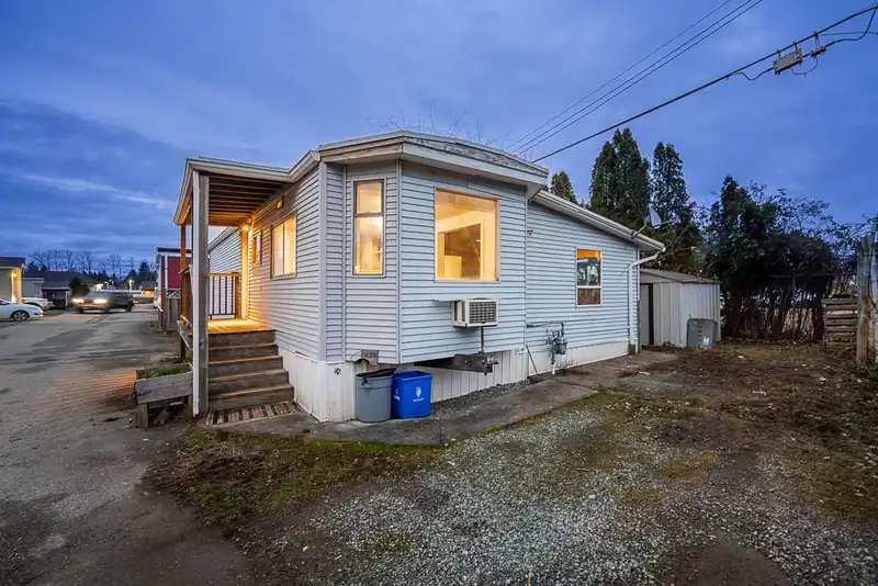 54 26892 FRASER HIGHWAY - photo 3 of 24