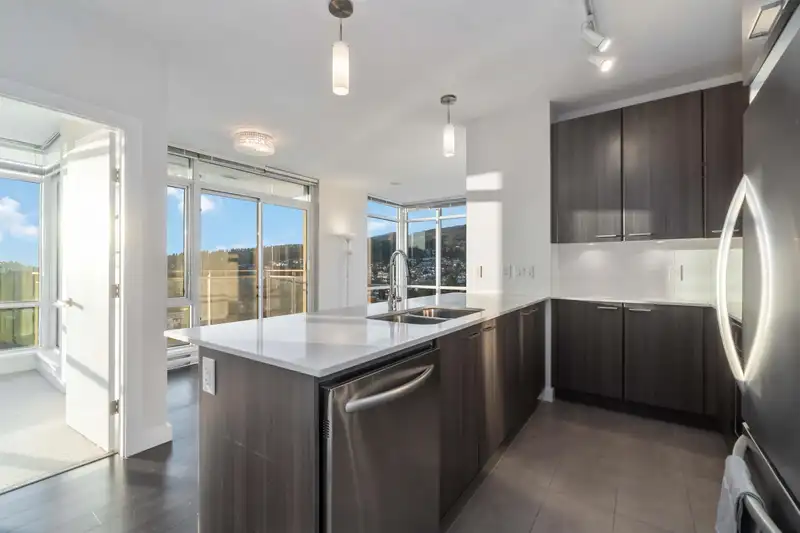 1909 2955 ATLANTIC AVENUE - photo 1 of 29