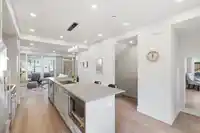 1 115 W QUEENS ROAD - thumbnail 11