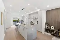 1 115 W QUEENS ROAD - thumbnail 7