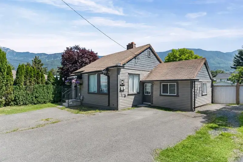 50970 YALE ROAD - photo 2 of 19