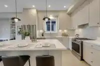 7746 196 STREET - thumbnail 1