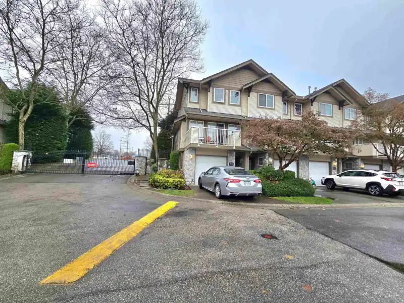 53 8888 151 STREET - photo 1 of 21