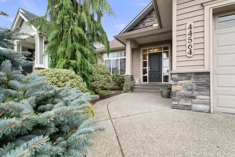 44564 MCLAREN DRIVE - photo 2 of 40