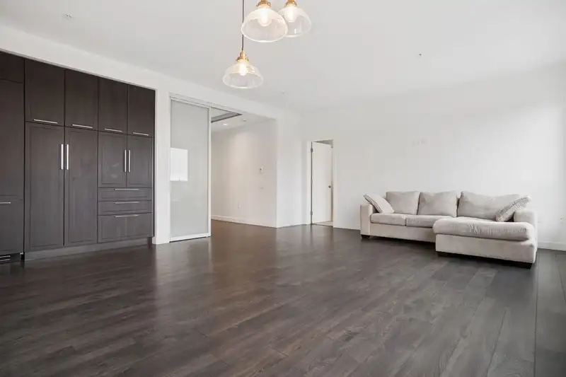 608 6677 CAMBIE STREET - photo 2 of 33