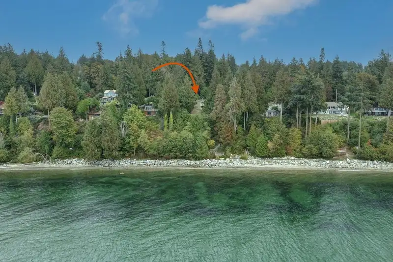 4947 SUNSHINE COAST HIGHWAY - photo 2 of 39