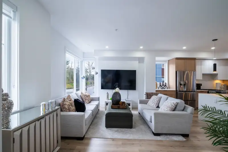 62 20763 76 AVENUE - photo 3 of 16