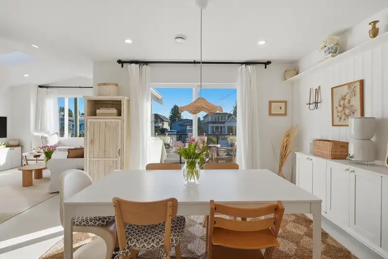 863 LEE STREET - photo 1 of 38