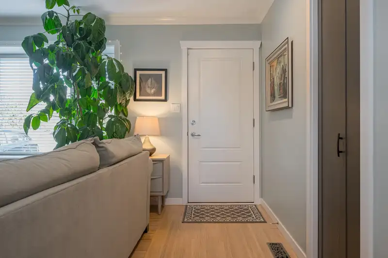 7457 118A STREET - photo 4 of 32