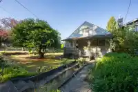 505 N PENTICTON STREET - thumbnail 11