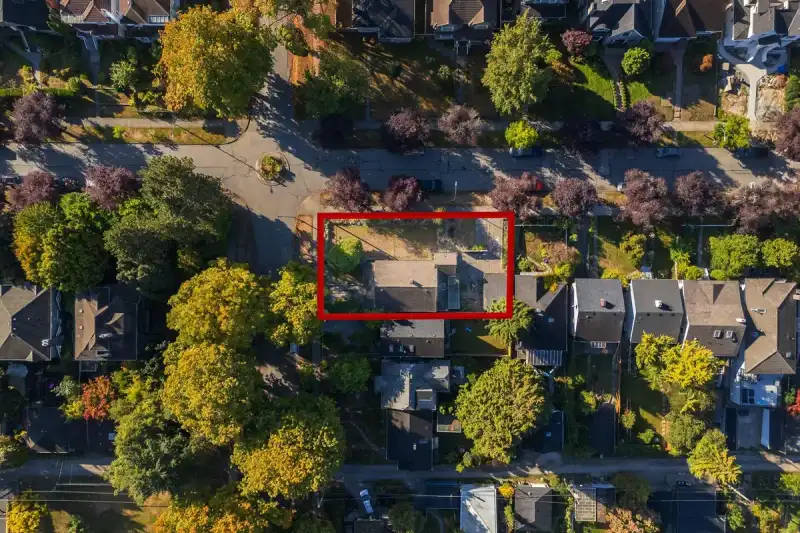 505 N PENTICTON STREET - photo 3 of 14