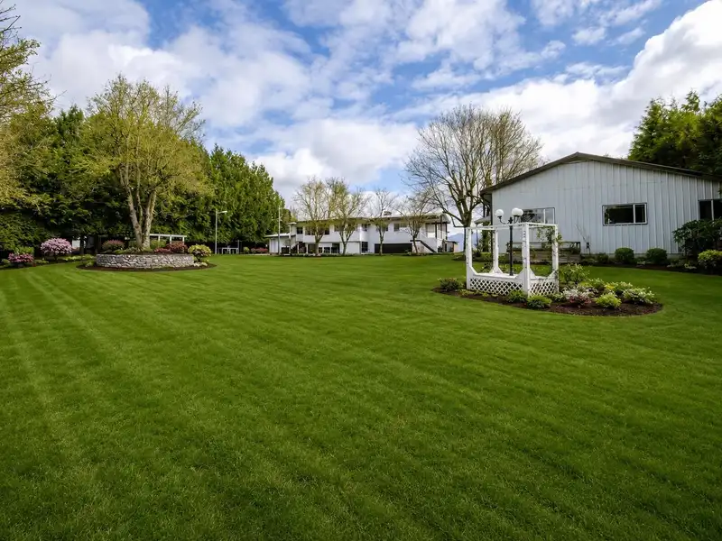 1559 WHATCOM ROAD - photo 2 of 23