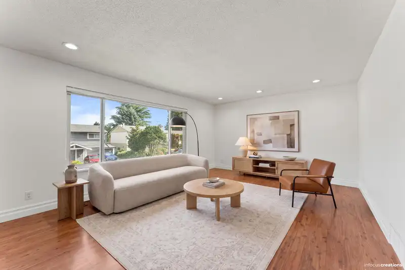 11662 89A AVENUE - photo 4 of 38
