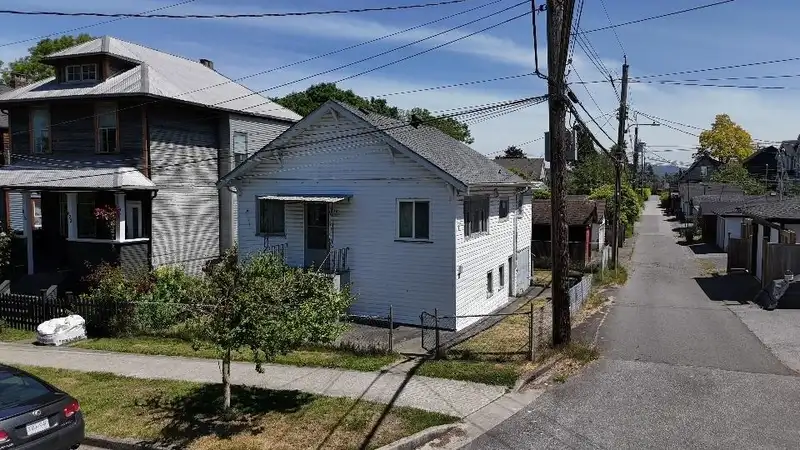 824 SEMLIN DRIVE - photo 4 of 27