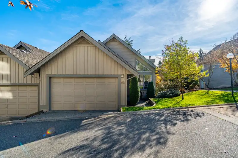 116 1465 PARKWAY BOULEVARD - photo 2 of 40