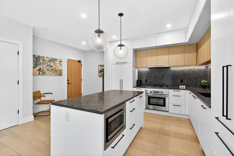 410 20416 PARK AVENUE - photo 4 of 31