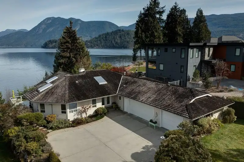 6484 N GALE AVENUE - photo 1 of 40
