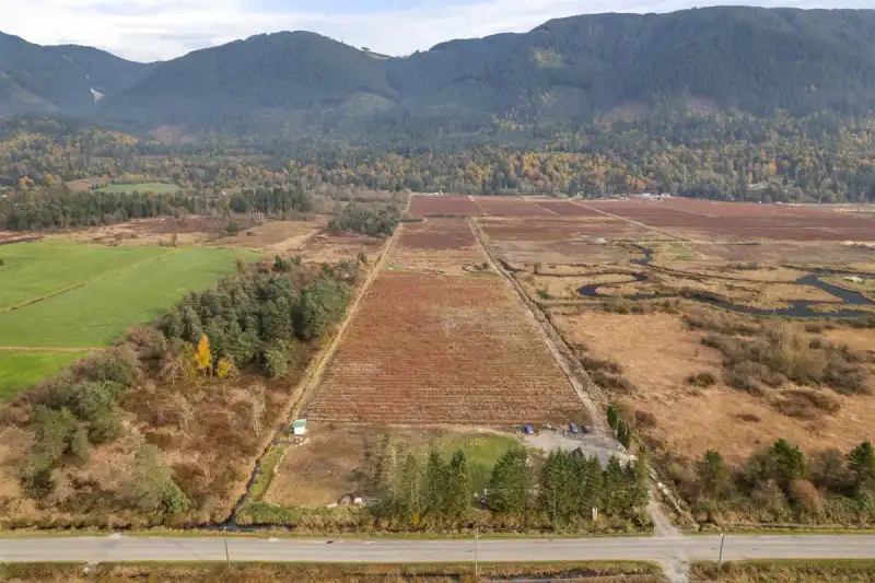 11186 FARMS ROAD - photo 1 of 40