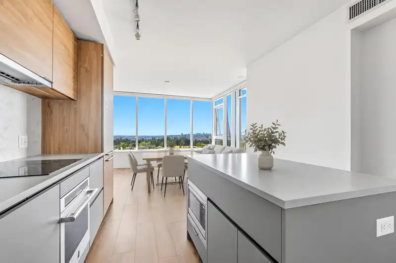 2501 10448 UNIVERSITY DRIVE - photo 4 of 26