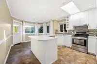 1071 KING GEORGE BOULEVARD - thumbnail 8