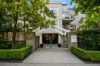 402 228 E 18TH AVENUE - thumbnail 1