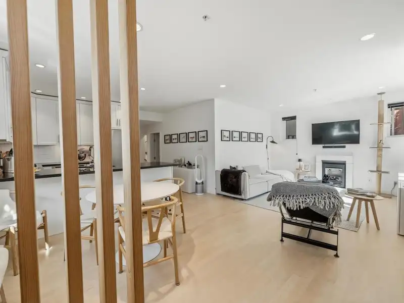 83 W 15TH AVENUE - photo 2 of 31