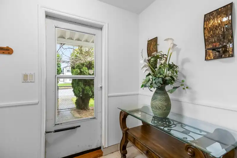7566 DUNSMUIR STREET - photo 2 of 40