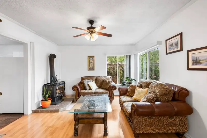 7566 DUNSMUIR STREET - photo 3 of 40