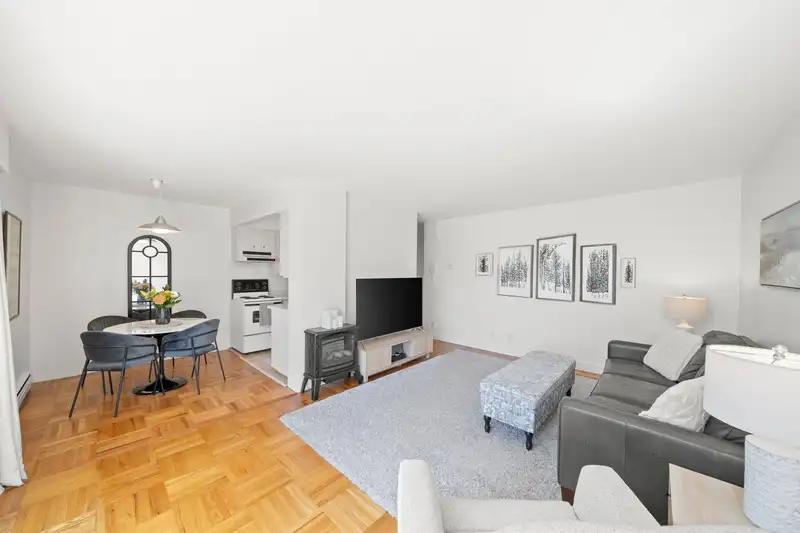 504 1750 ESQUIMALT AVENUE - photo 3 of 28