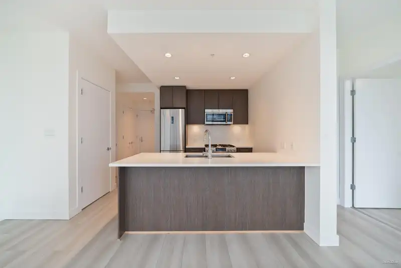 701 9060 UNIVERSITY CRESCENT - photo 3 of 27