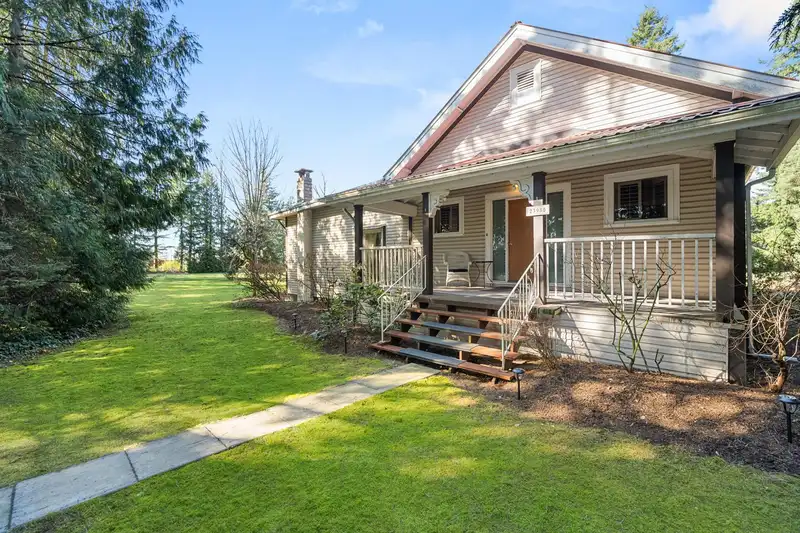 23985 72 AVENUE - photo 2 of 40