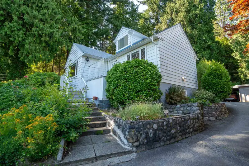 1371 MATHERS AVENUE - photo 2 of 38