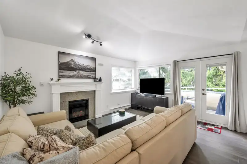 308 33675 MARSHALL ROAD - photo 3 of 26