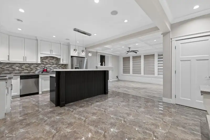 9543 119A STREET - photo 2 of 37