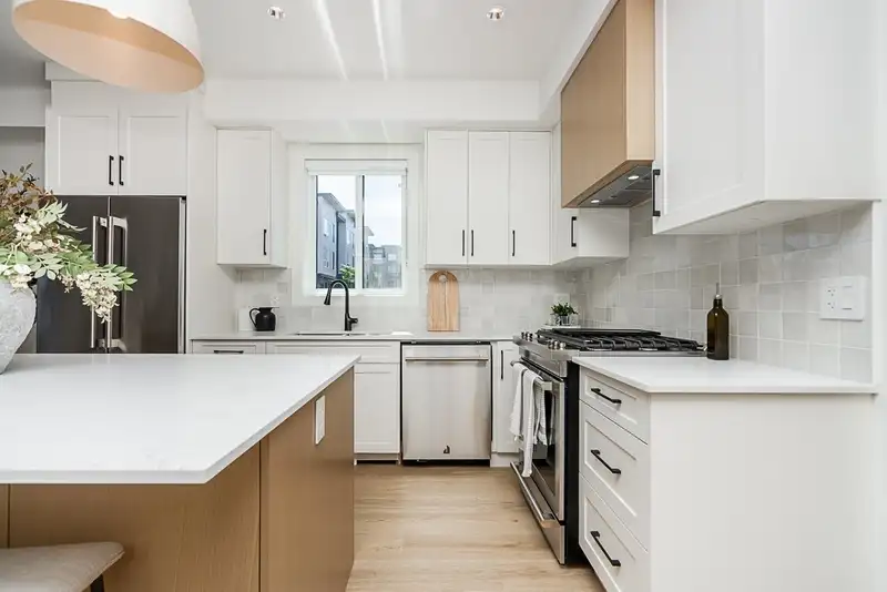 8182 201 STREET - photo 2 of 24