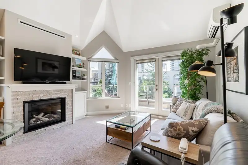 306 1535 CHESTERFIELD AVENUE - photo 1 of 28