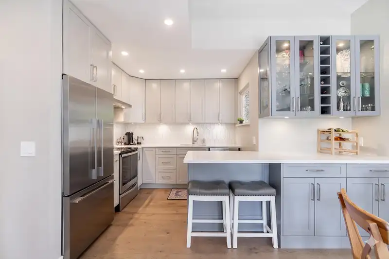 306 1535 CHESTERFIELD AVENUE - photo 3 of 28