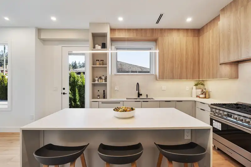 102 1132 MADORE AVENUE - photo 1 of 29