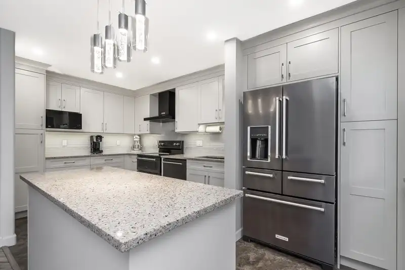 207 27358 32 AVENUE - photo 1 of 40