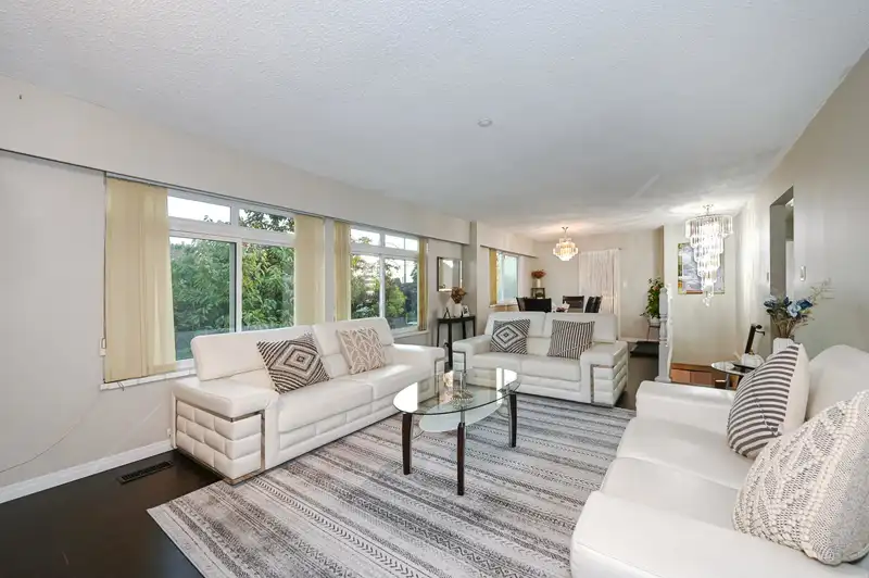 2295 E 48TH AVENUE - photo 4 of 33