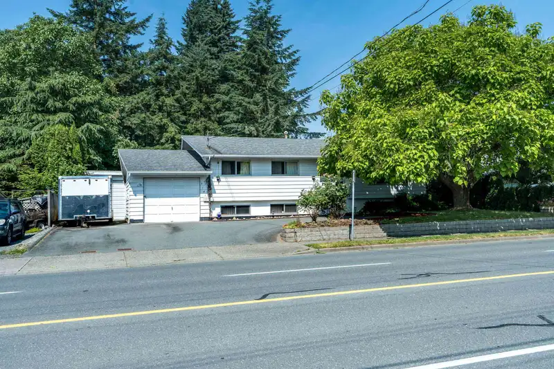 2141 WARE STREET - photo 1 of 40