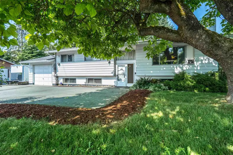 2141 WARE STREET - photo 2 of 40