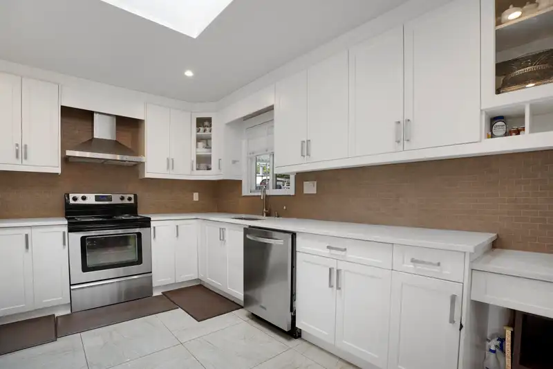 9027 PRINCE CHARLES BOULEVARD - photo 3 of 37