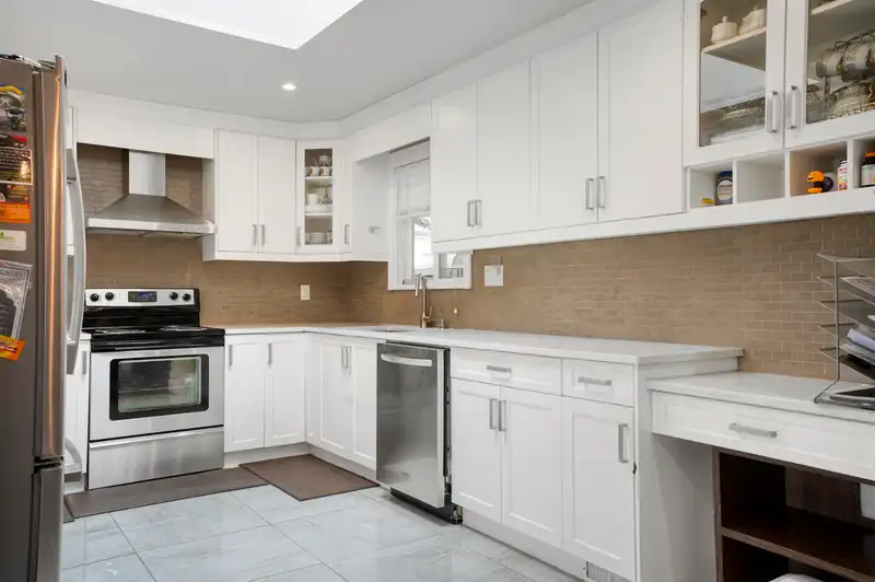 9027 PRINCE CHARLES BOULEVARD - photo 4 of 37