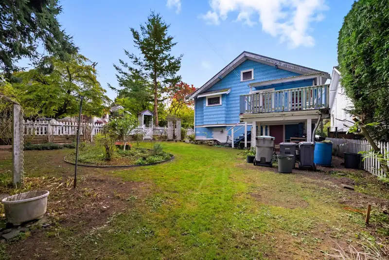 3791 INVERNESS STREET - photo 4 of 16