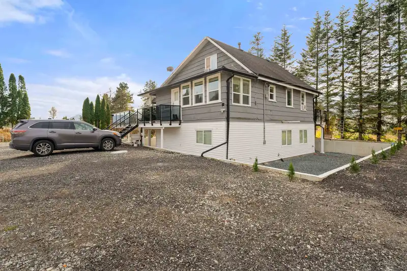 11186 FARMS ROAD - photo 4 of 40