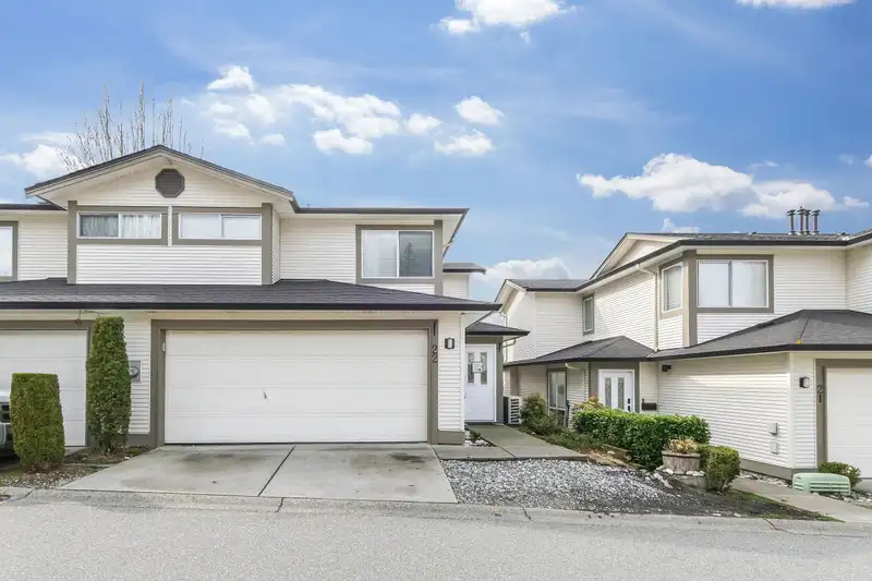 22 20881 87 AVENUE - photo 1 of 38
