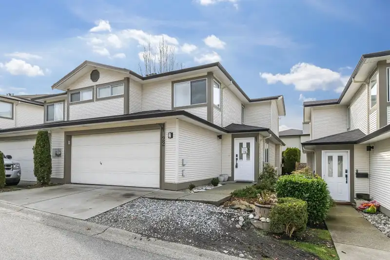 22 20881 87 AVENUE - photo 2 of 38